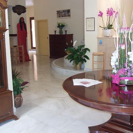 Efplias Hotel Apartments Piraeus Luaran gambar