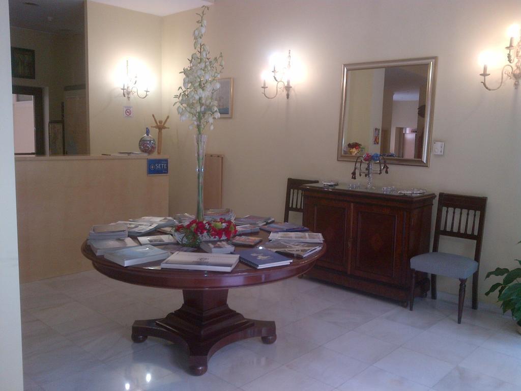 Efplias Hotel Apartments Piraeus Luaran gambar