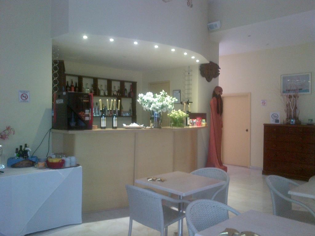 Efplias Hotel Apartments Piraeus Luaran gambar