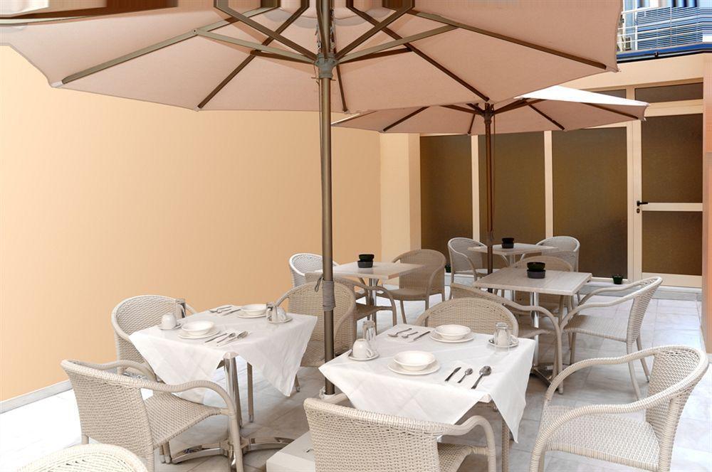 Efplias Hotel Apartments Piraeus Luaran gambar