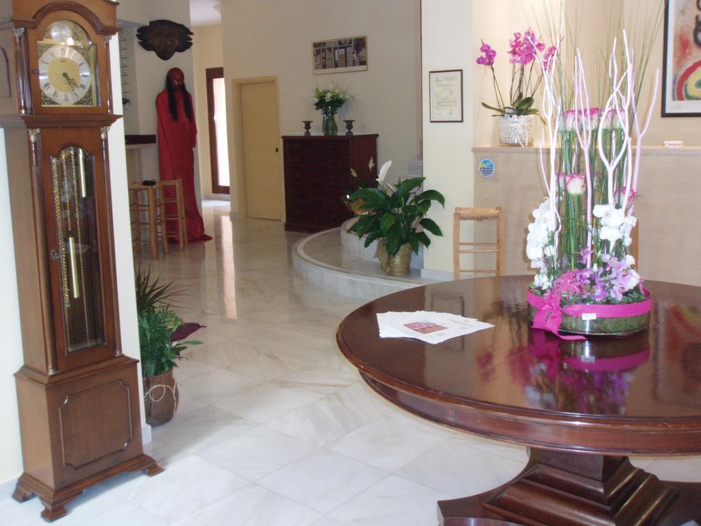Efplias Hotel Apartments Piraeus Luaran gambar