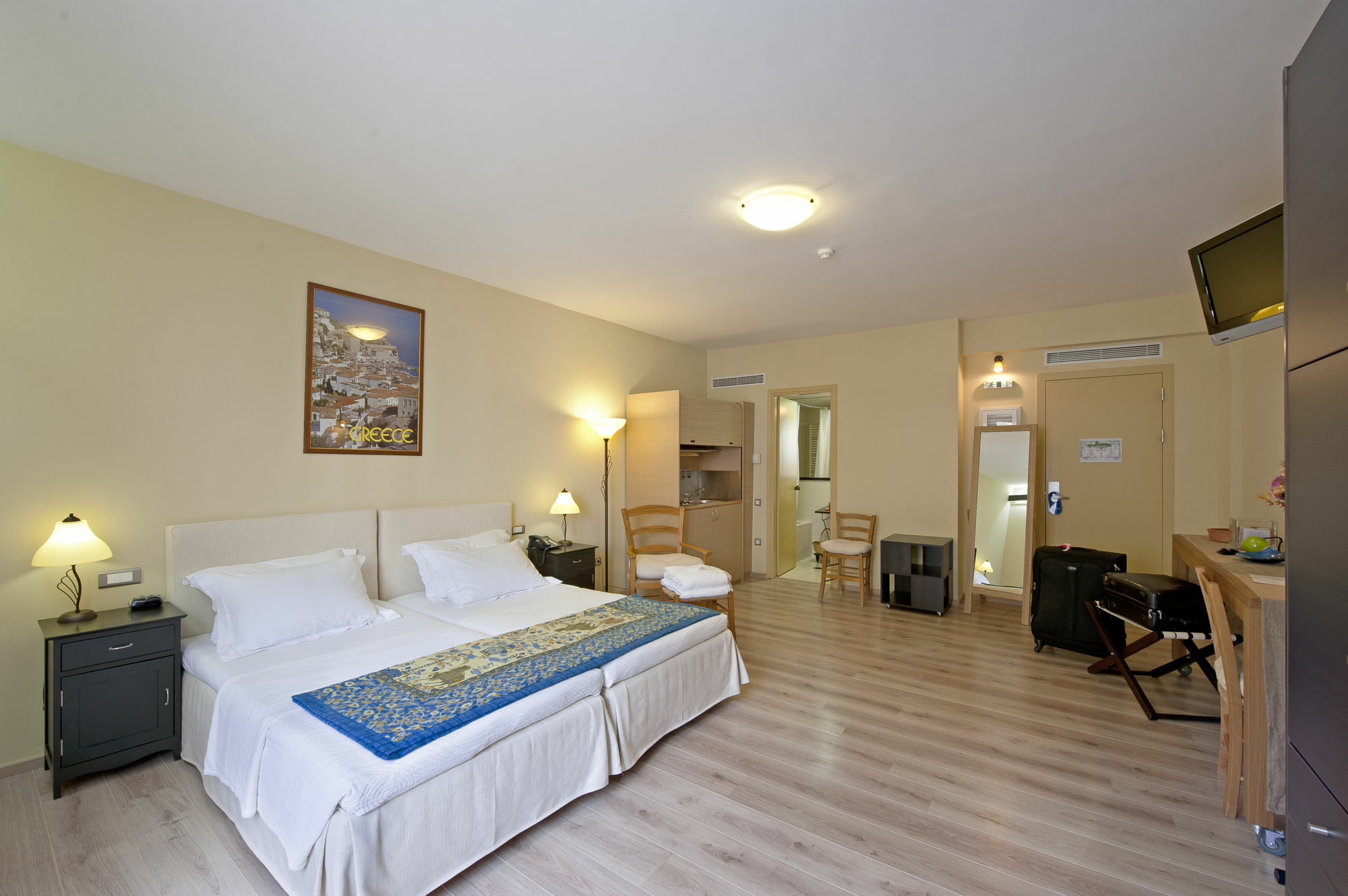 Efplias Hotel Apartments Piraeus Luaran gambar
