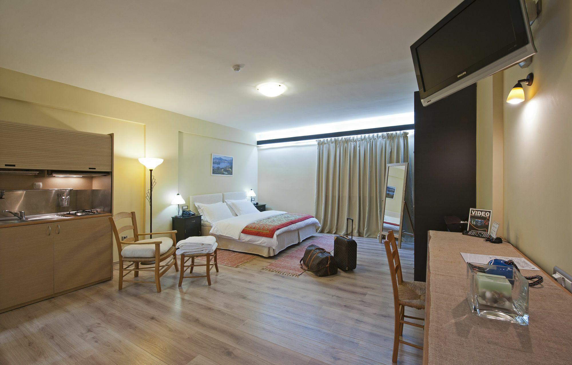 Efplias Hotel Apartments Piraeus Luaran gambar