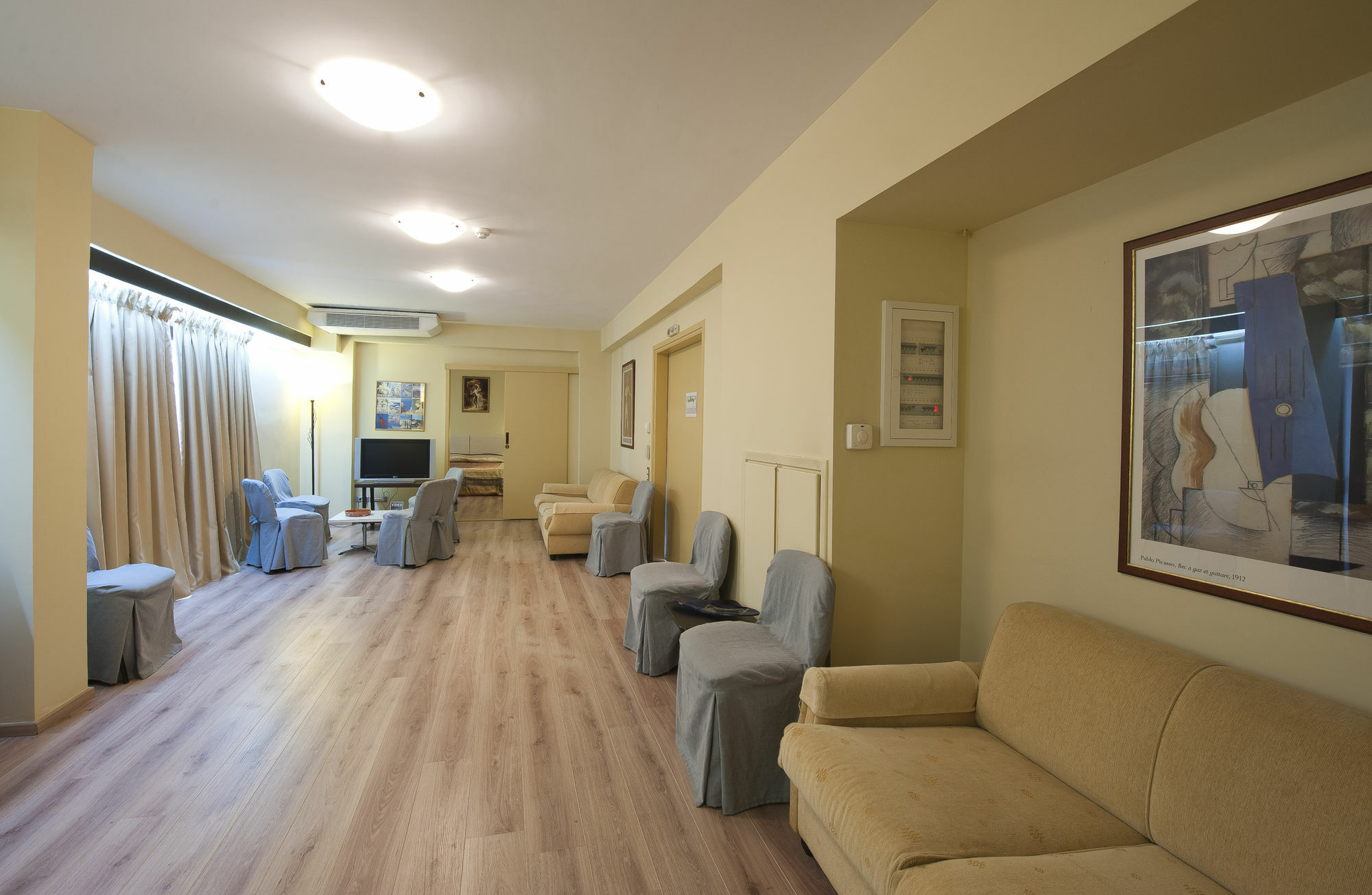 Efplias Hotel Apartments Piraeus Luaran gambar