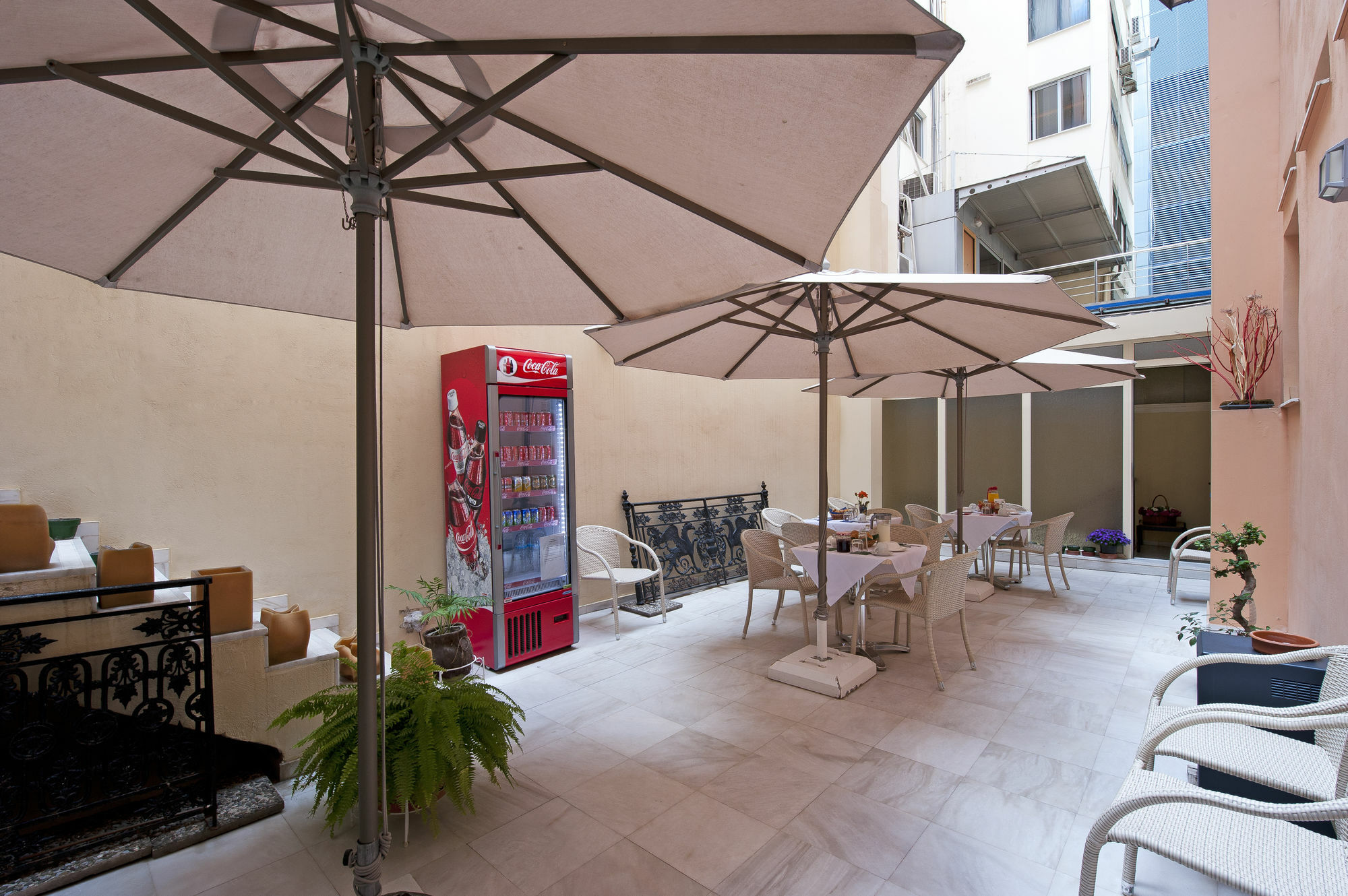 Efplias Hotel Apartments Piraeus Luaran gambar