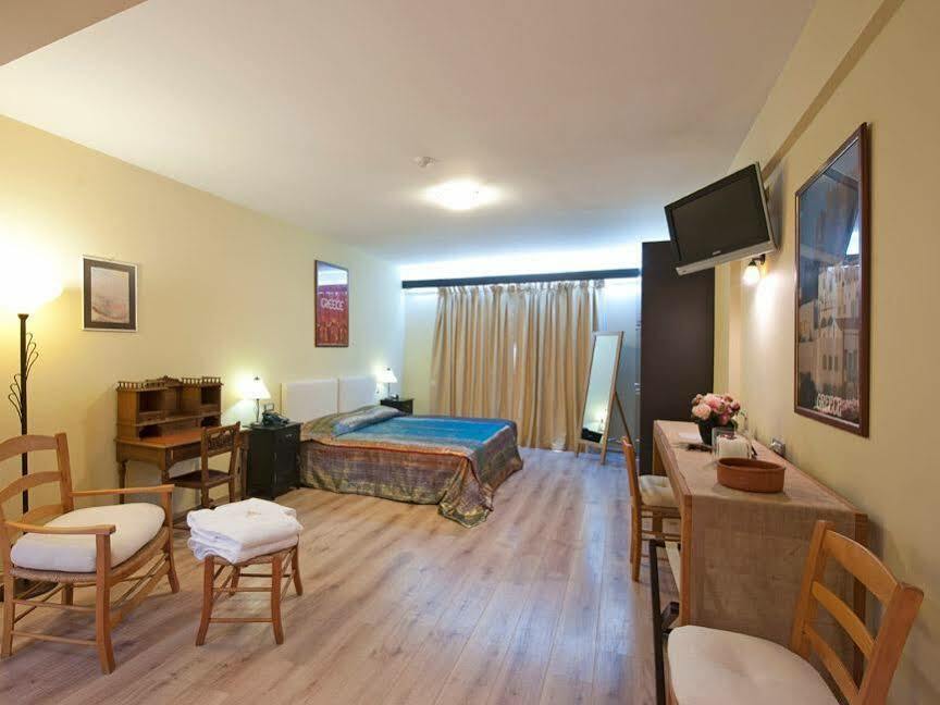 Efplias Hotel Apartments Piraeus Luaran gambar